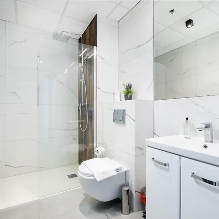 Rentplanet - Kasprzaka Apartment *